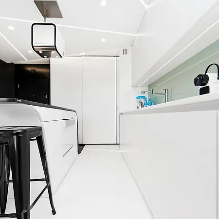 Bed&bath Futuristic Διαμέρισμα *